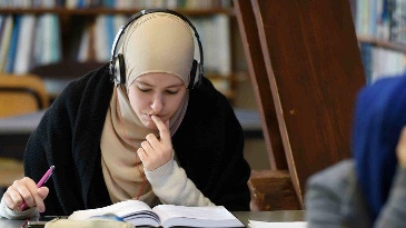 ممنوعیت حجاب در دانشگاه‌های فرانسه از سر گرفته شد 